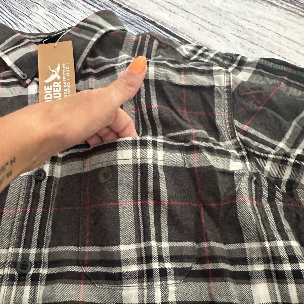 NWT Eddie Bauer Black, White, and Red Plaid Cotton Button Down Shirt - Picture 4 of 10